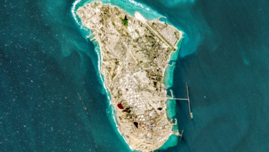 Photo of Tiny Persian Gulf oil hub at centre of high-stakes military calculations