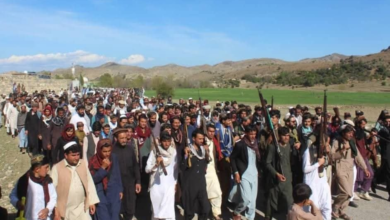 تصویر راهپیمایی مسلحانه صدها جوان در خوست برای قیام علیه پاکستان