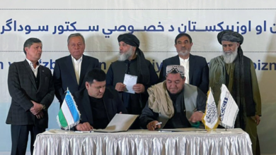 تصویر امضای ۳۸ تفاهم‌نامه تجاری به ارزش ۵۲۰ میلیون دالر میان افغانستان و ازبکستان 