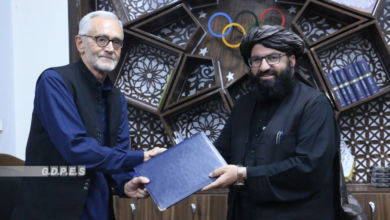 تصویر امضای تفاهم‌نامه برای بازسازی جمنازیوم ورزشی بامیان