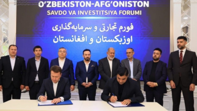 تصویر امضای ۲۰ توافق‌نامه به ارزش بیش از ۴۰۰ میلیون دالر بین افغانستان و ازبکستان