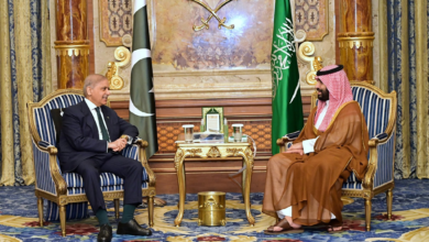 تصویر دیدار شهباز شریف با محمد بن سلمان در عربستان سعودی