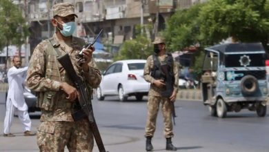 تصویر حمله انتحاری مرگبار به پایگاه امنیتی پاکستان؛ ۱۴ کشته و ۲۴ زخمی در انفجار خودروی بمبگذاریشده