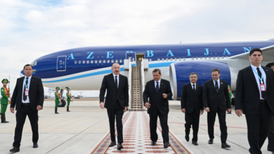 İlham Aliyev Türkmenistan’a çalışma ziyareti için geldi fotoğrafı